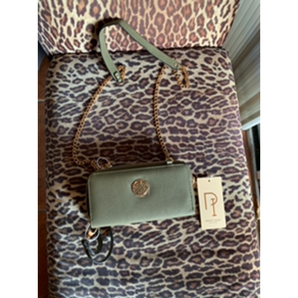 Perfect Image New York Wallet Crossbody